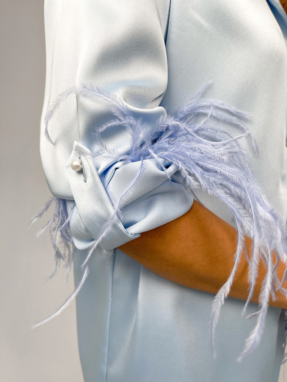 Костюм шелк с пером Голубой 5