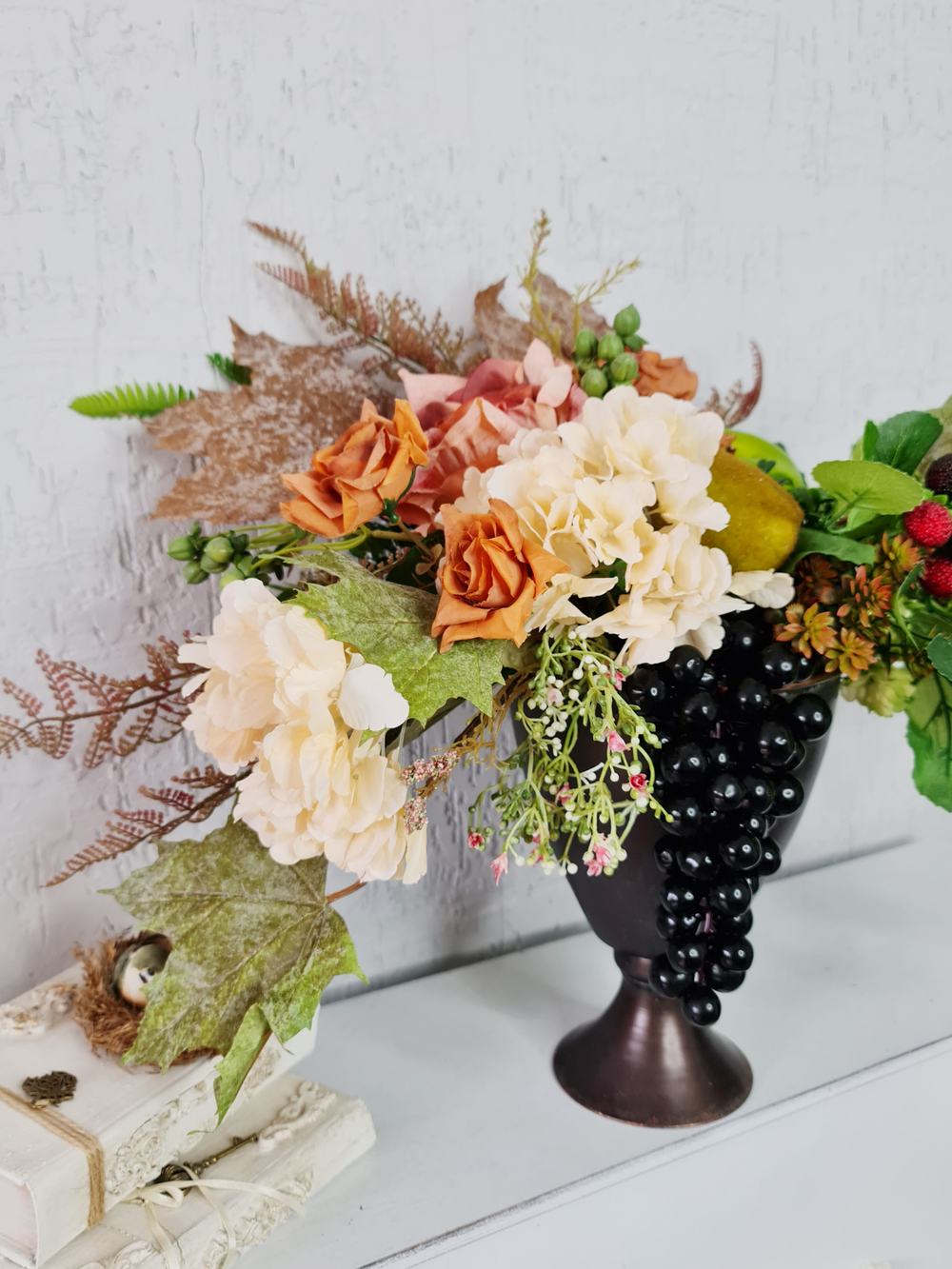 Цветочная композиция в металлическом кашпо "Осень" 46*66 см