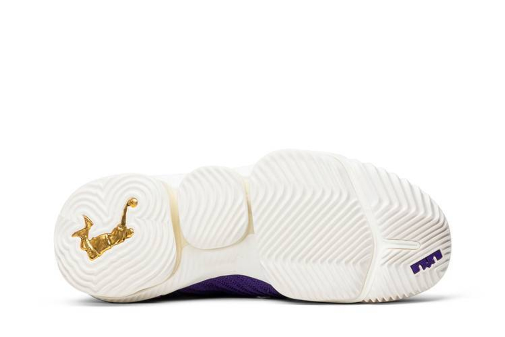 Кроссовки Nike Lebron 16