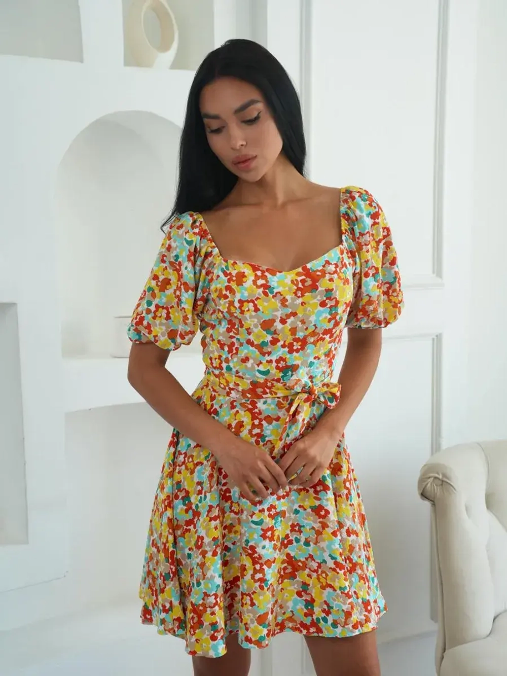 Летнее платье короткое в цветочек