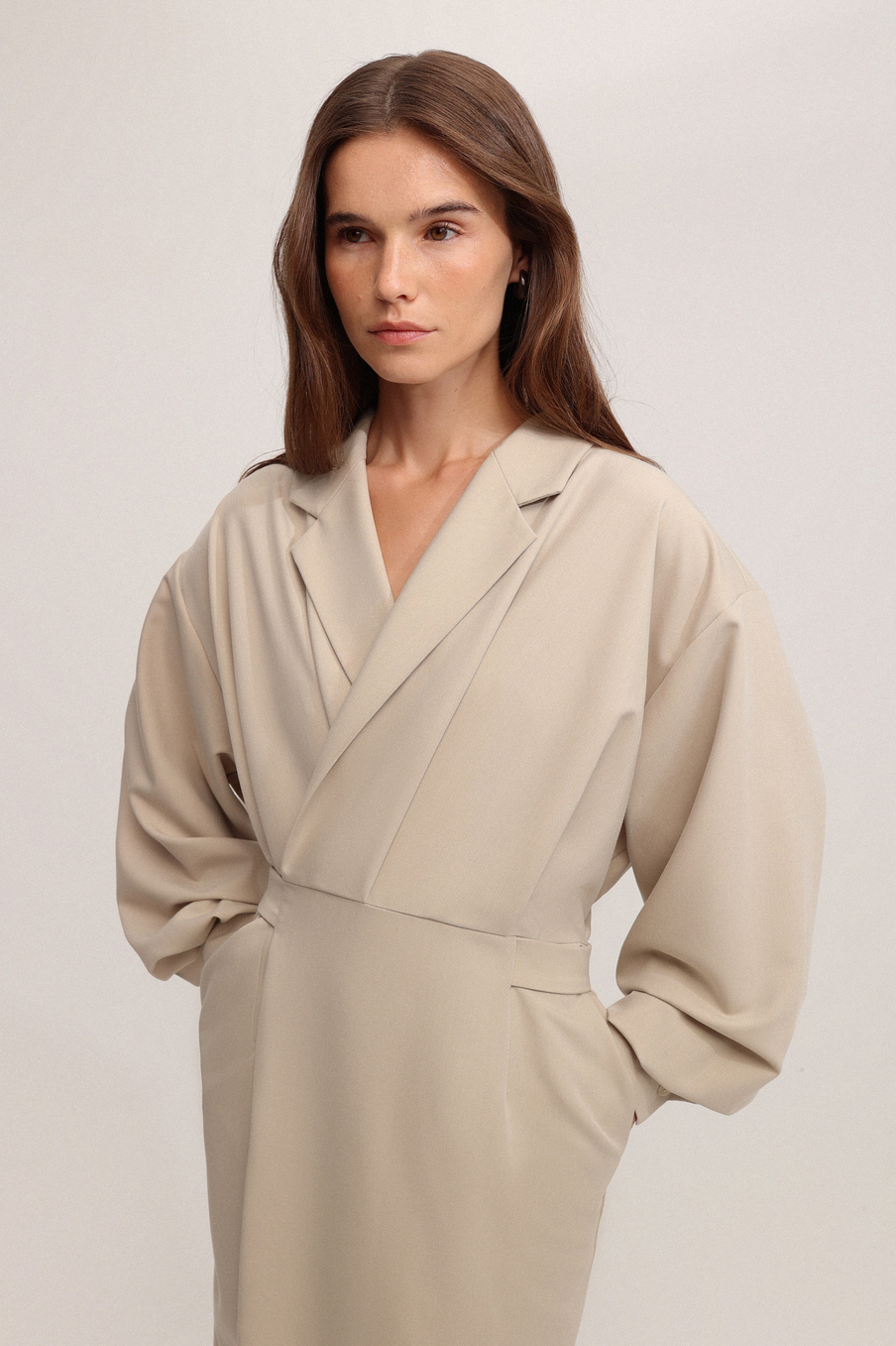 Платье миди со складками