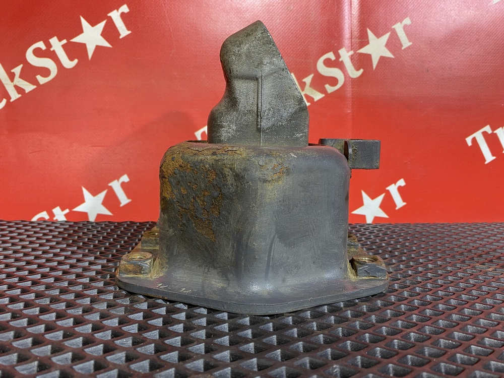 Подушка двигателя задняя