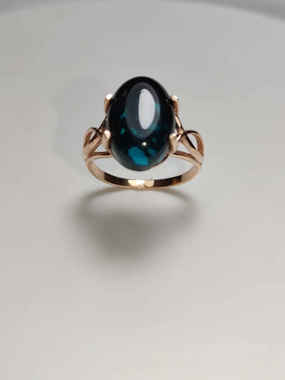 Кольцо бижутерное с синим янтарем