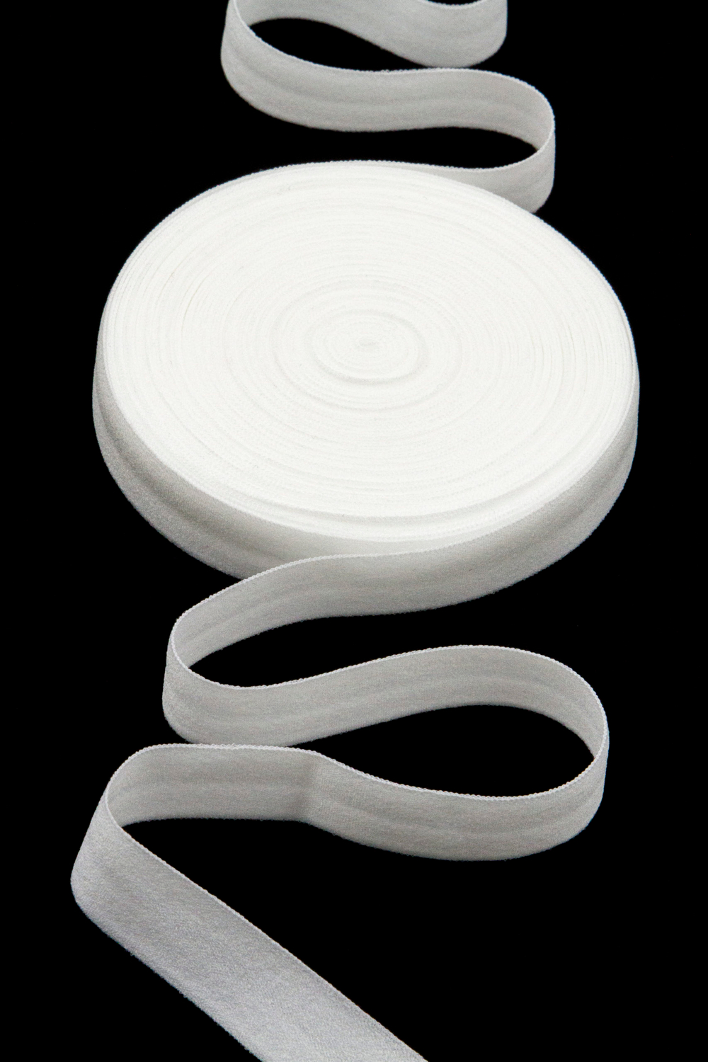 Бейка эластичная 15 мм матовая белая