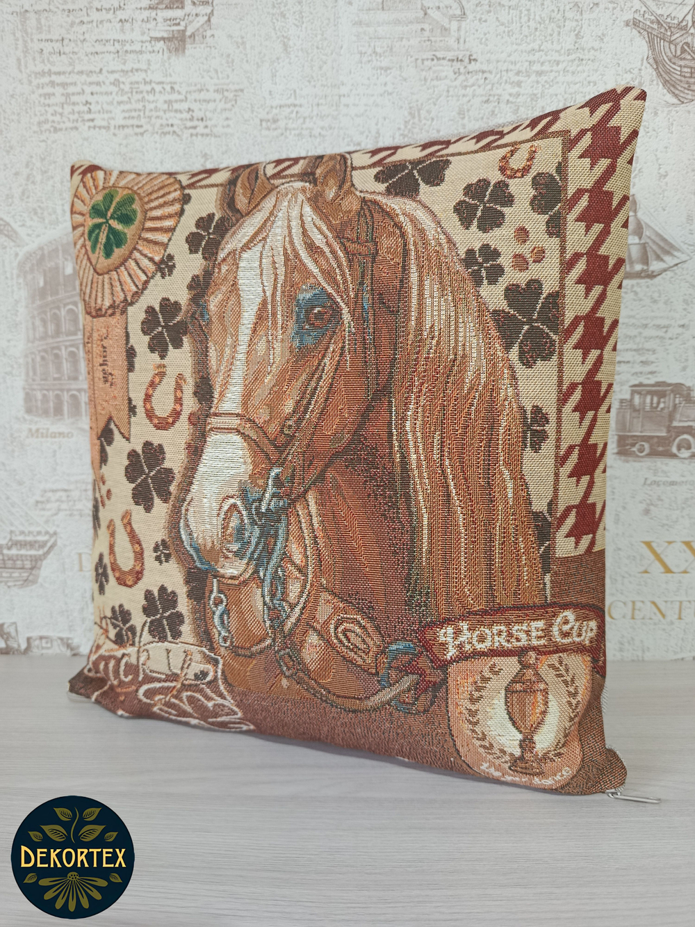 Декоративный гобеленовый чехол для интерьерной подушки Чемпион 35*35