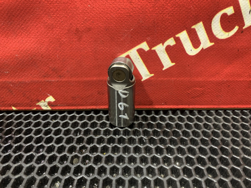 Толкатель впускного клапана