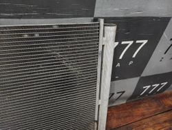 Радиатор кондиционера Mercedes C-Class (W205)  Б/У Оригинал A0995000454