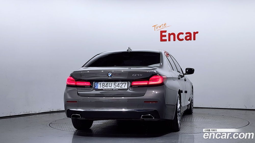 BMW 5 Series (G30) 520i Luxury (01.2021)