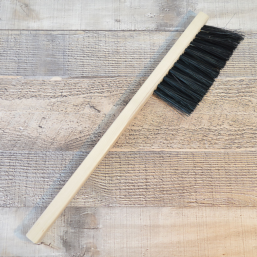 Щетка-сметка 3-х рядная 400*22*17мм с деревянной ручкой (00271)