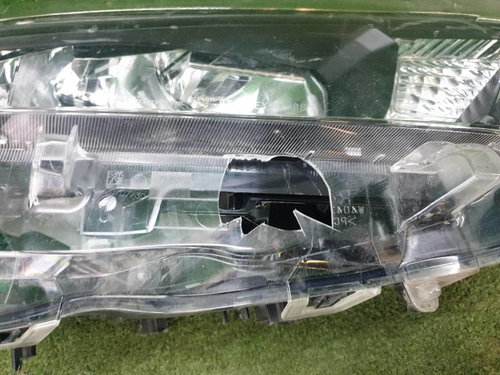 Битая Фара правая Toyota RAV4 5 XA50 (2018-н.в.) LED