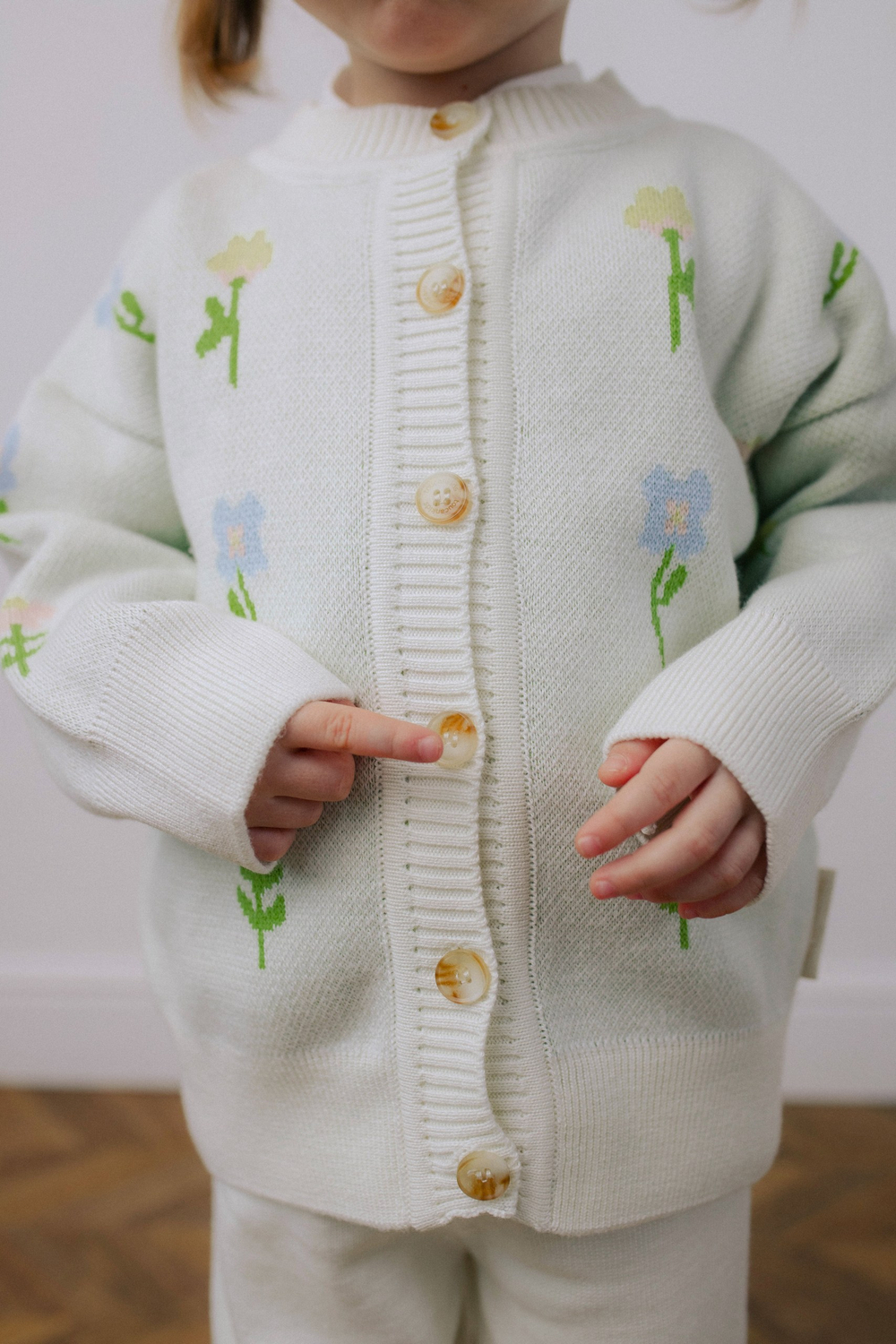 Кардиган вязаный (цветочные мечты)