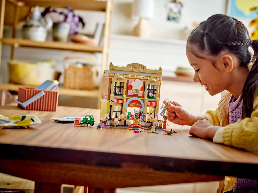Конструктор LEGO Friends 42655 Ресторан и кулинарная школа