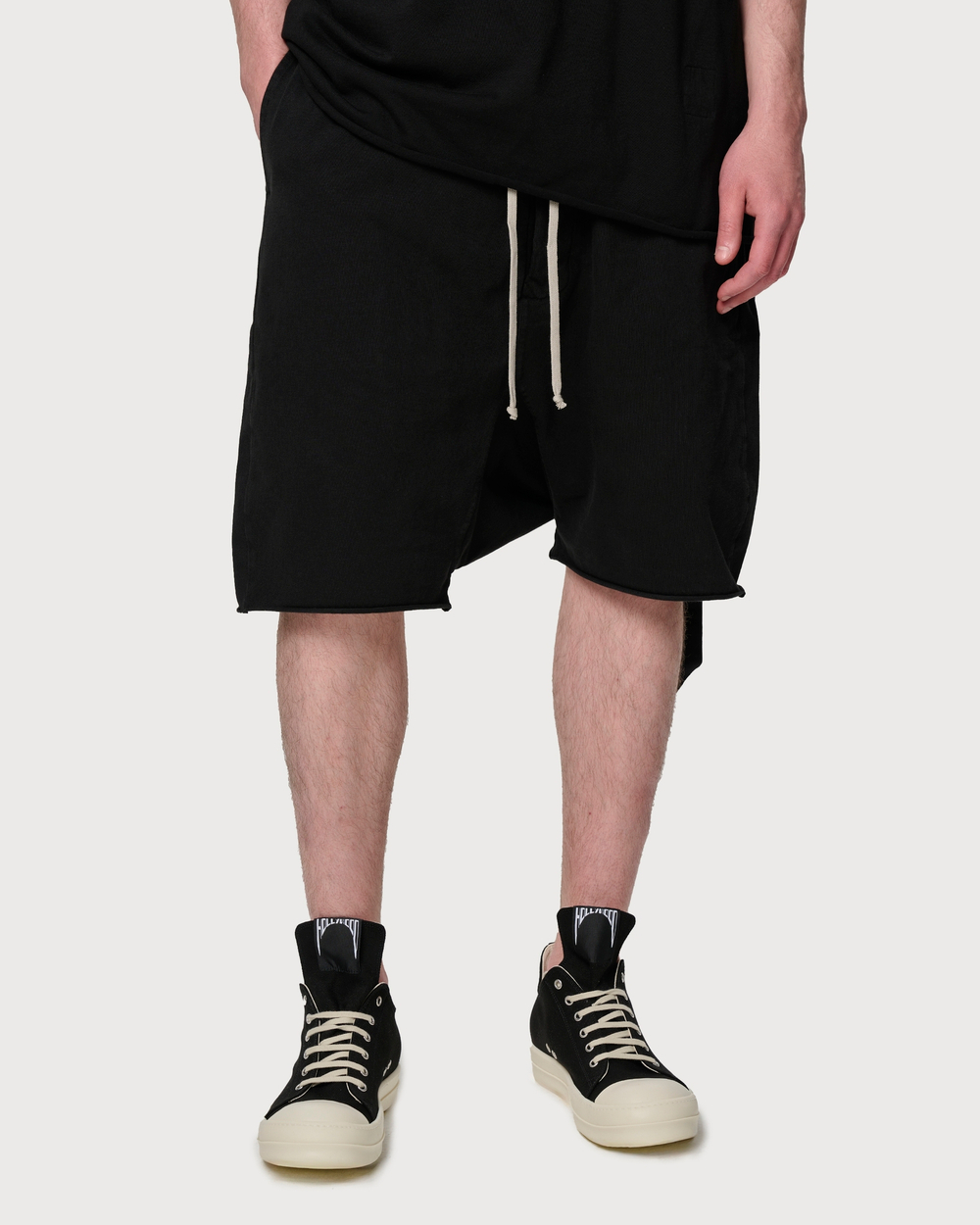 RICK OWENS DRKSHDW ШОРТЫ ЧЕРНЫЕ HOLLYWOOD DRAWSTRING PODS RIGP