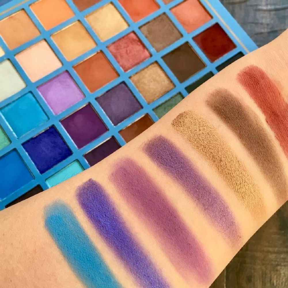 Beauty Creations Палитра высокопигментированных теней Elsa Eyeshadow Palette