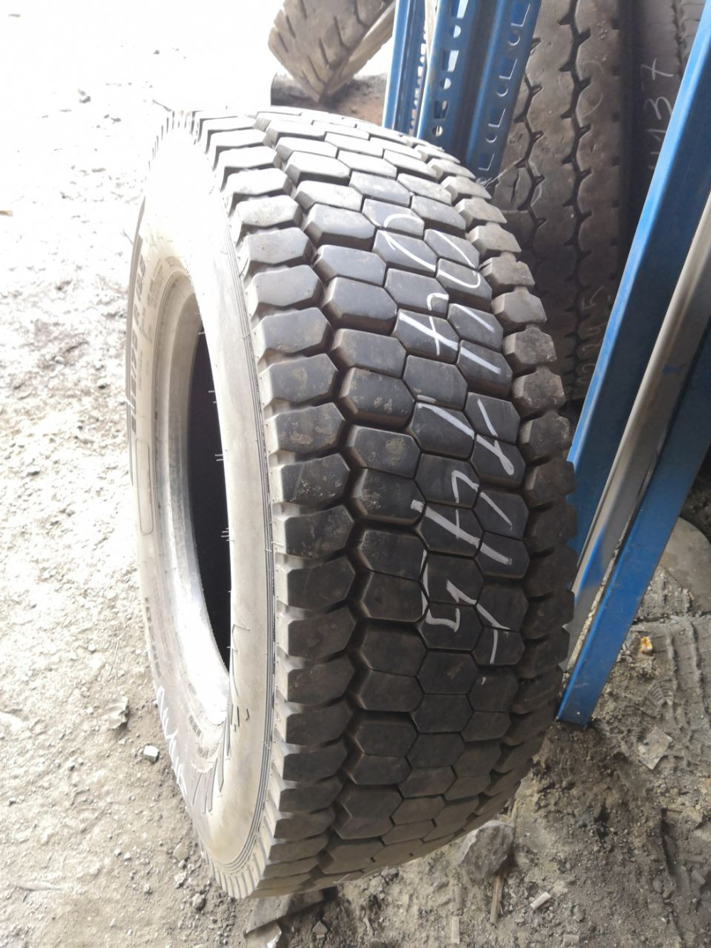 285/70R19.5 Kama NF201 шина б/у