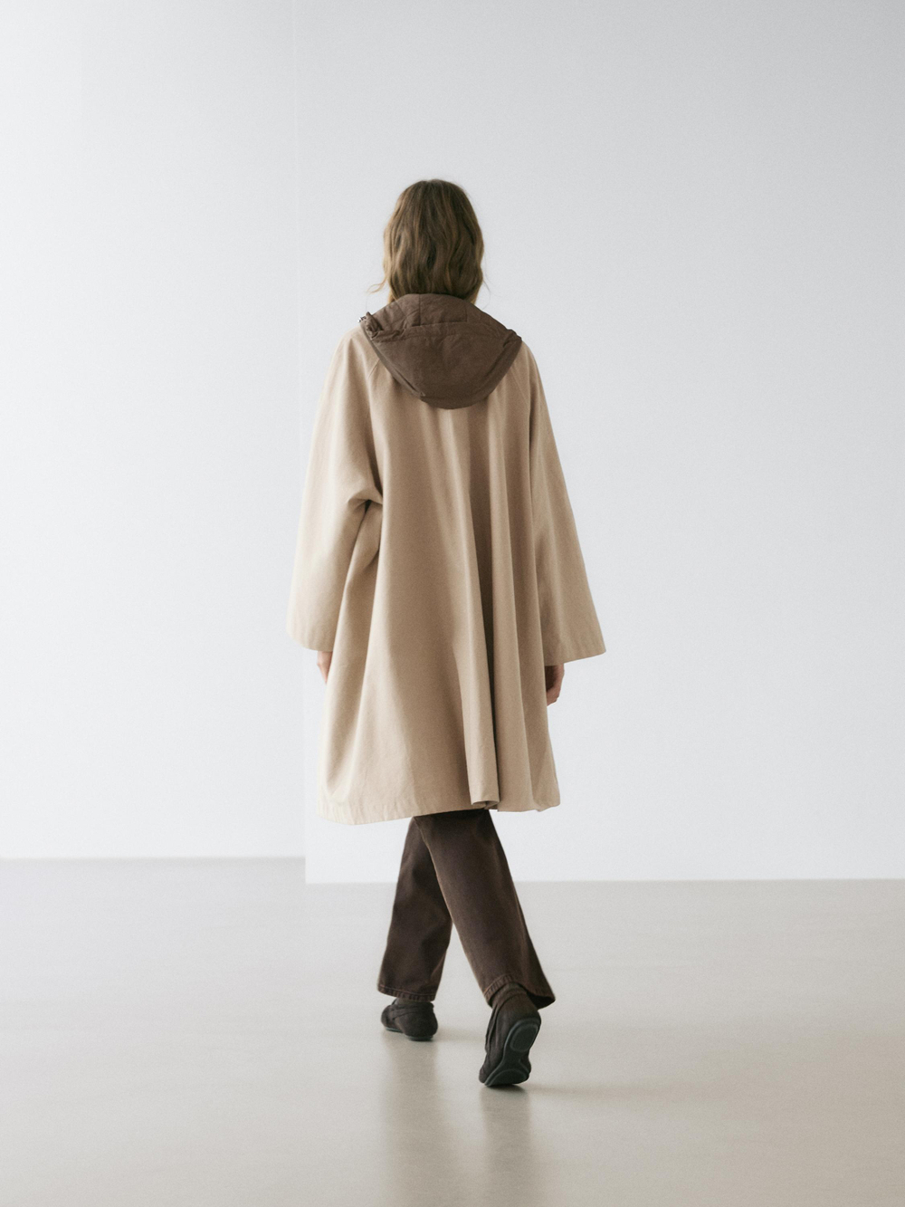 Massimo Dutti Тренч-накидка с капюшоном, бежевый