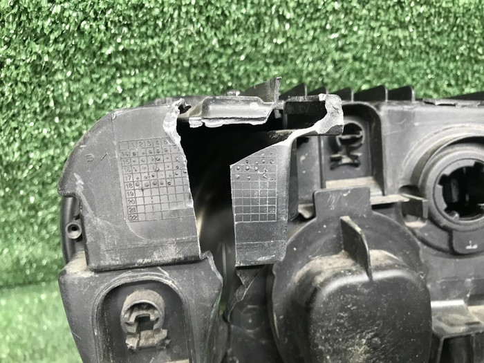 Битая Фара левая Smart Fortwo 3 (14-нв) галоген