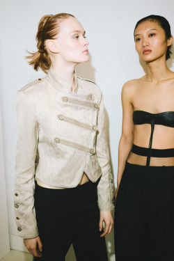 ZARA БРЮКИ WIDE LEG С ЗАЩИПАМИ — ZW COLLECTION, ЧЕРНЫЙ