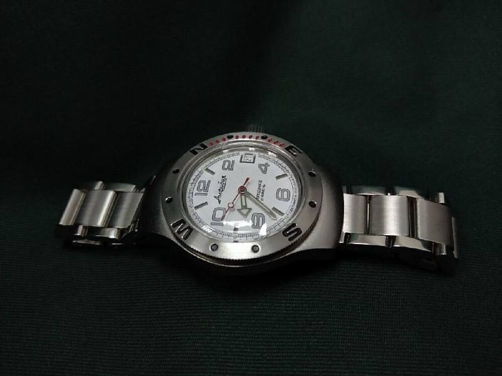 Часы наручные механические Амфибия Восток белый циферблат