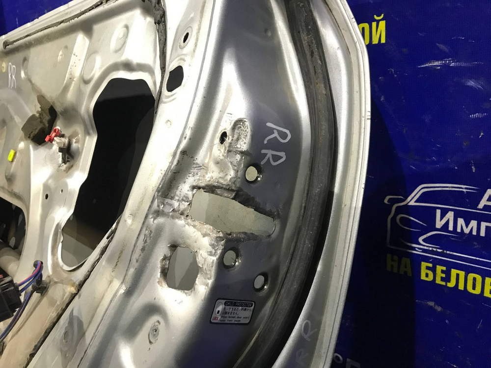 Дверь задняя правая TOYOTA IPSUM 1997