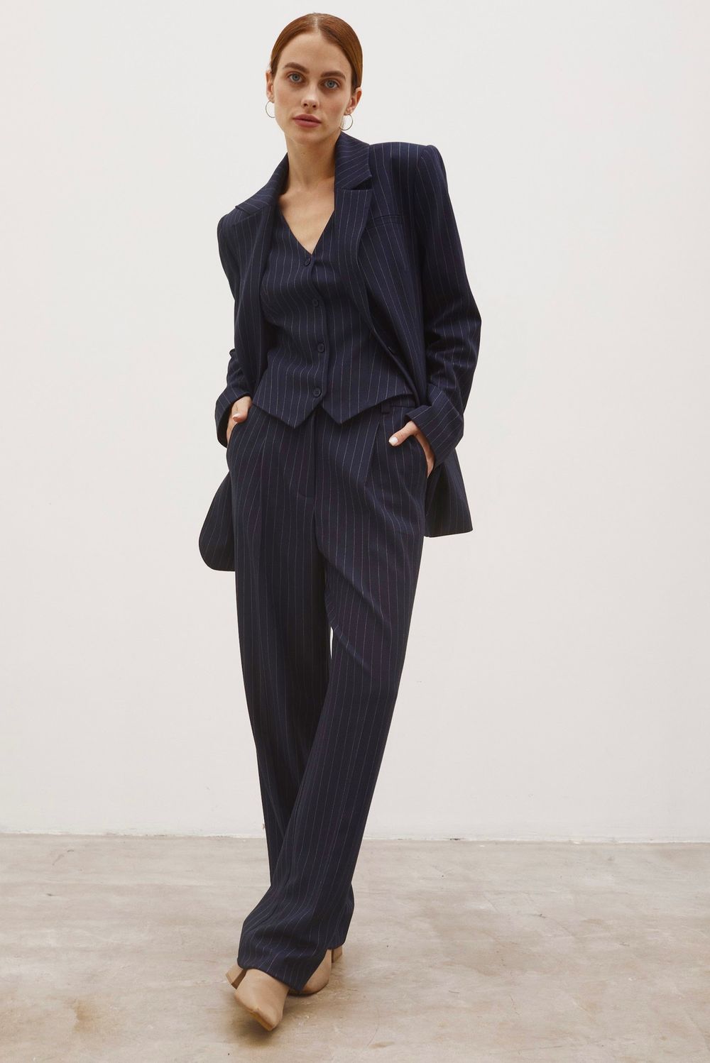 Брюки прямого кроя синие в полоску из мягкой вискозы