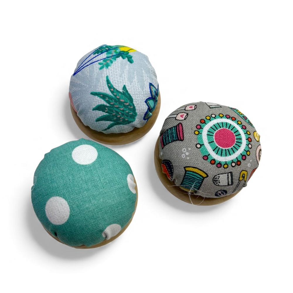 Игольница - подушечка на деревянной основе