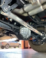 Стабилизирующая тяга из цельного алюминия с Ultra-Flex шарниром для Bronco Raptor 2022+ Форд Бронко Раптор