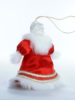 Кукла-подвеска в зимнем девичьем костюме