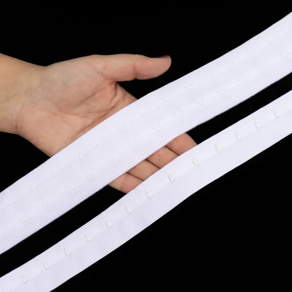 Крючки на ленте двухрядные белые