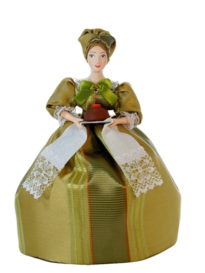 Кукла фарфоровая грелка на чайник Купчиха с хлебом-солью