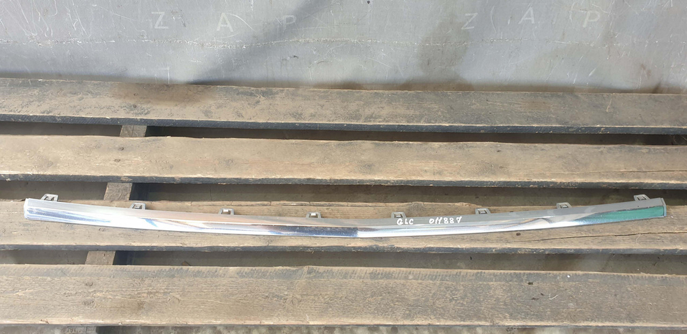 Молдинг переднего бампера Mercedes GLC (X253) 15-19 Б/У Оригинал A2538852600