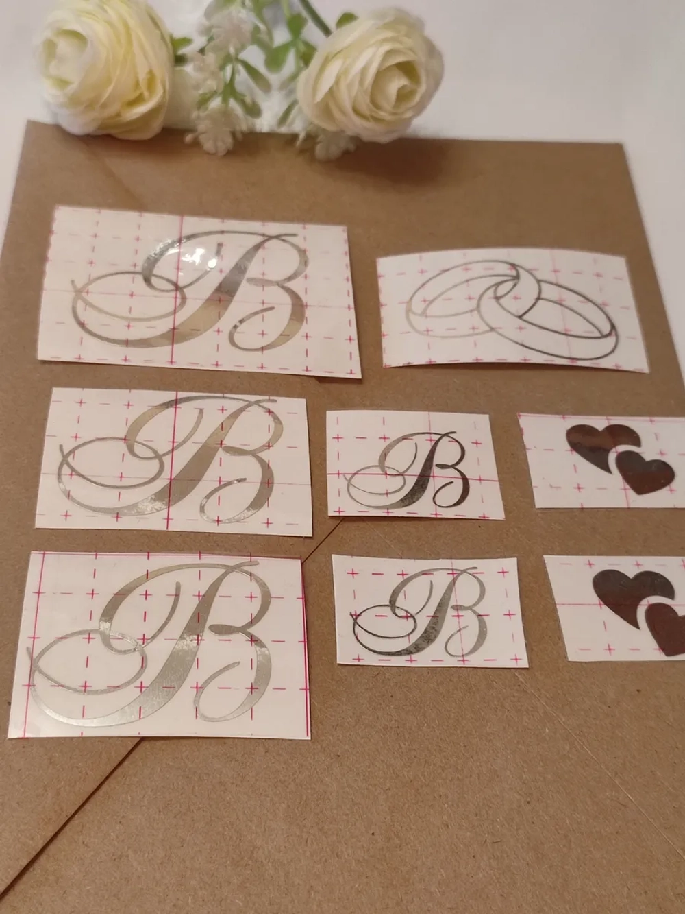 Наклейки свадебные на бутылки и бокалы инициалы " В "