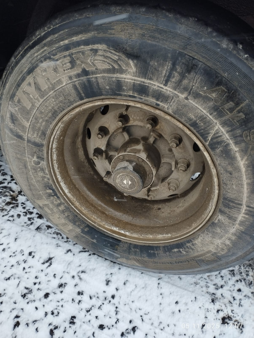 УралСпецТранс 9465* Полуприцеп цистерна 946514-В1-02