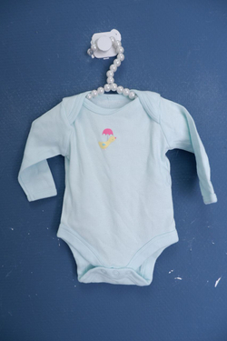 Боди нежного цвета на 1 месяц