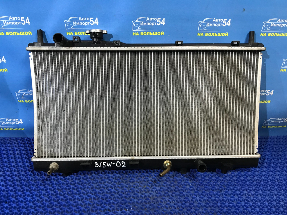 Радиатор двигателя MAZDA FAMILIA 2001