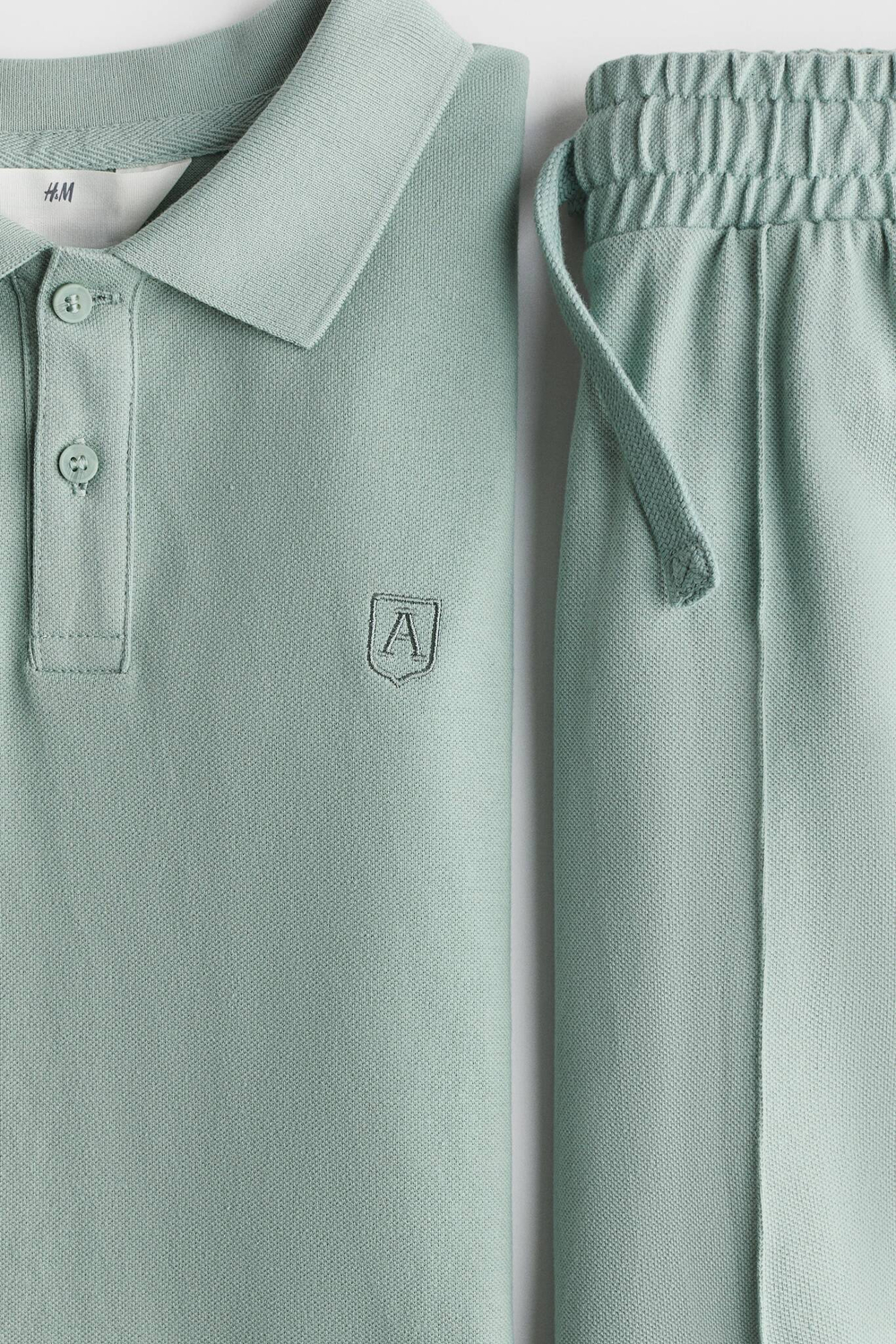 H&M Комплект из футболки и шорт из хлопкового пике, светло-зеленый