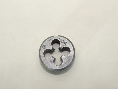 Плашка М10х1 d=30мм
