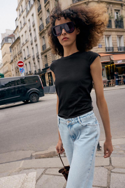 ZARA МИНИМАЛИСТИЧНАЯ ФУТБОЛКА С КОРОТКИМИ РУКАВАМИ, ЧЕРНЫЙ