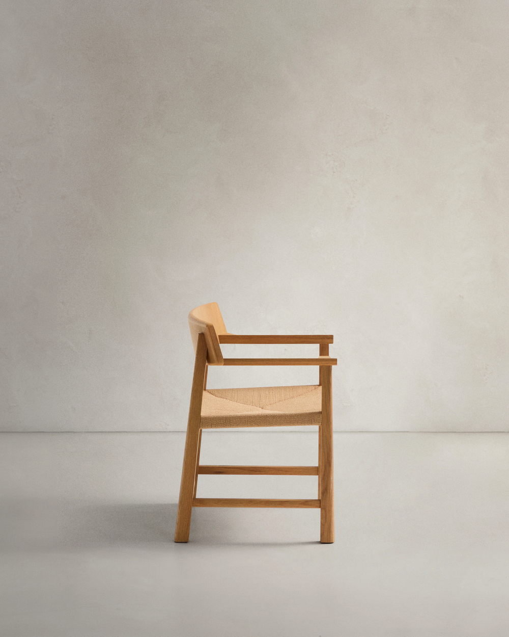 Стул Idun из массива дуба с натуральной отделкой и сиденьем из веревки