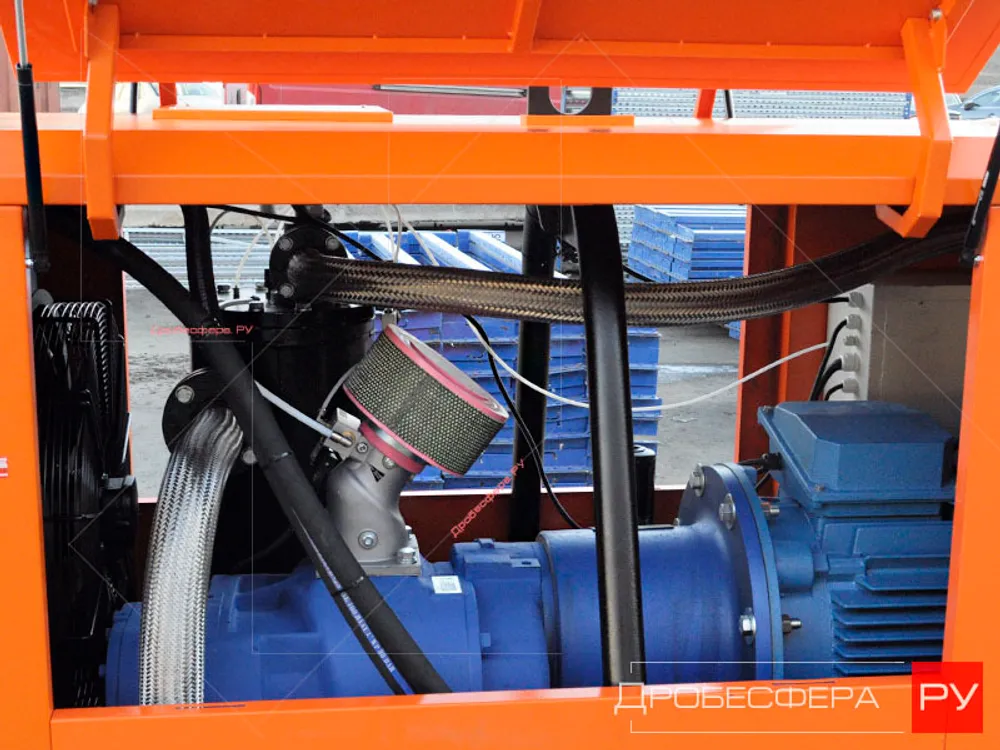 Винтовой компрессор ЗИФ-СВЭ-13/0,7 в кожухе