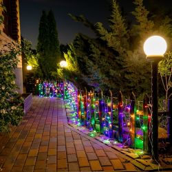 ULD-B6007-200-STK MULTI IP44 Бахрома светодиодная со статическим свечением. 6м. Соединяемая. 200 светодиодов. Разноцветный свет. Провод прозрачный. ТМ Uniel