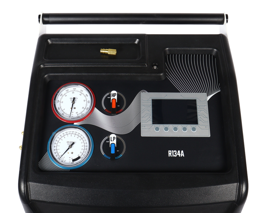 Установка для заправки автомобильных кондиционеров 13.6л полуавтомат. с подогревом баллона GTE