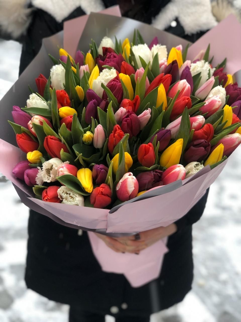 Букет из 101 разноцветных тюльпанов