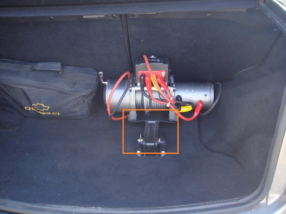 Площадка для установки съёмной лебедки Нива 4х4/Шевроле/Тревел