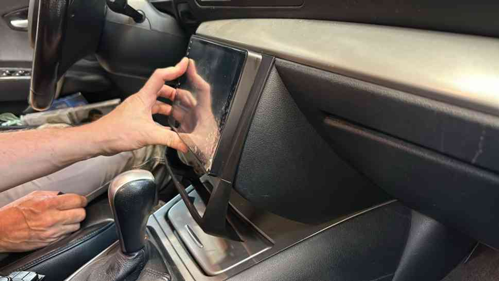 Магнитола для BMW 1-серии E81, E82, E87 2006-2012 (без штатного монитора, климат) - Parafar PF394RN2K на Android 13, QLED+2K, ТОП процессор, 4Гб+32Гб, CarPlay, 4G SIM-слот