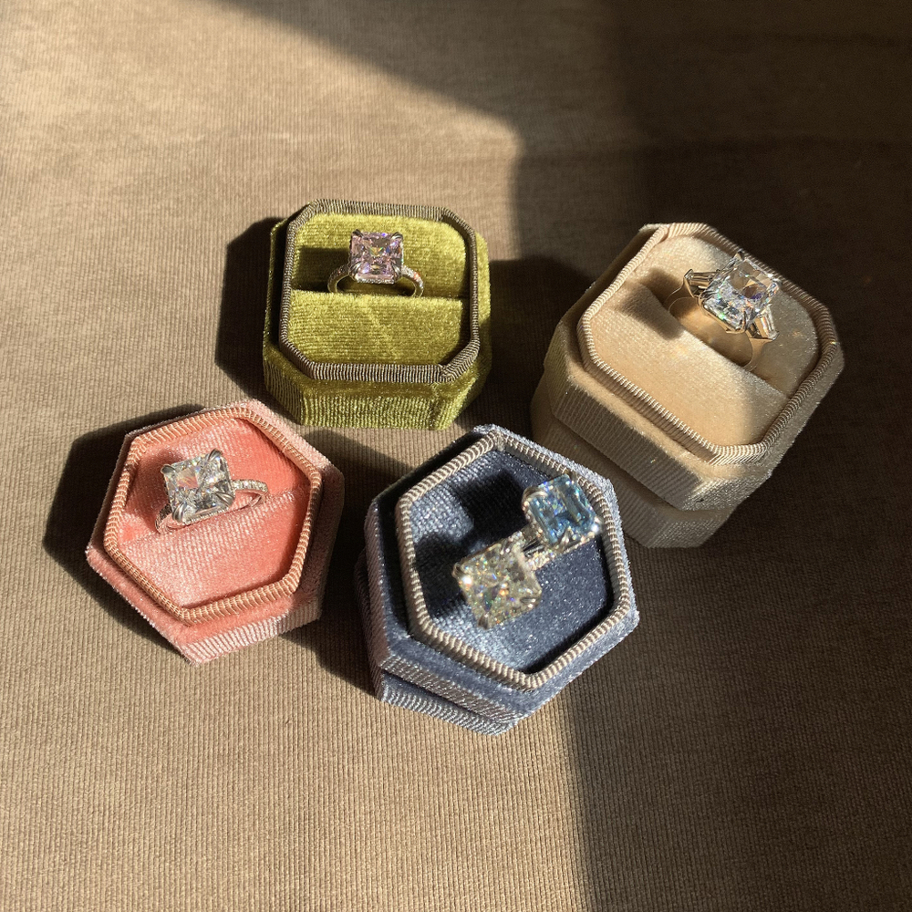 Серебряное кольцо с розовым фабулитом (Fancy Pink).