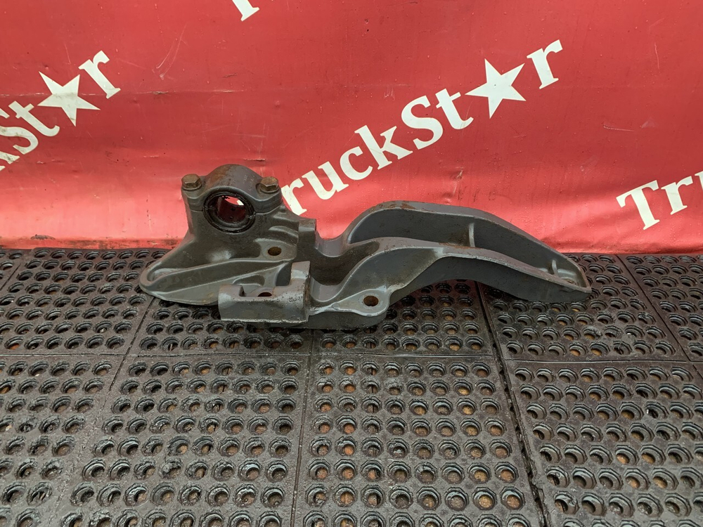 Кронштейн пневморессоры правый 2017г.