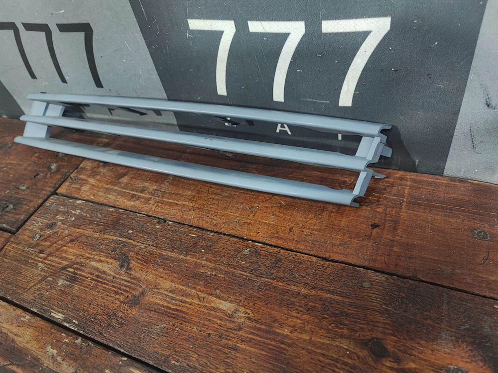 Решетка бампера левая Range Rover 4 (L405) 12-17 Б/У Оригинал LR044733