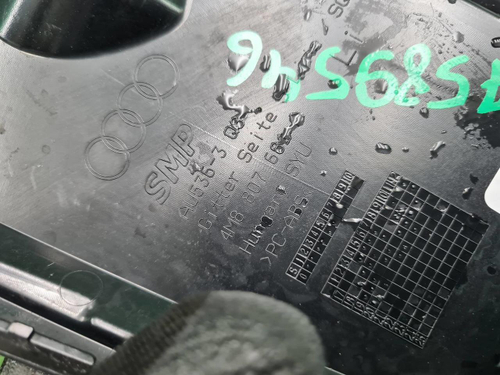 Решетка переднего бампера Audi Q8 (18-23) S-line