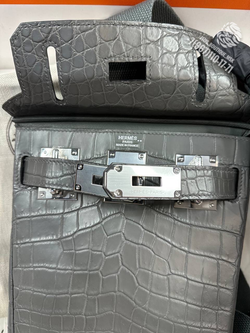 Нагрудная сумка слинг Hermes Kelly (Messenger) из кожи крокодила, тёмно синяя